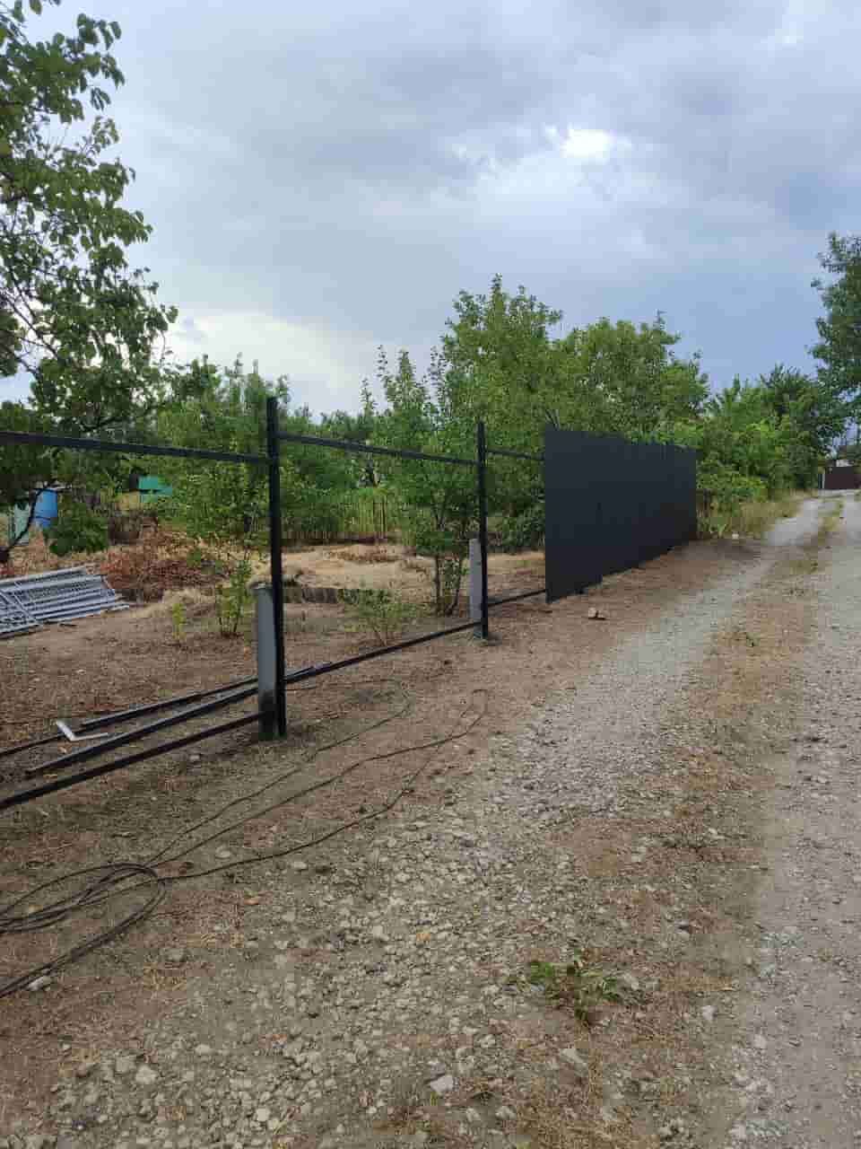 Металический забор из профнастила