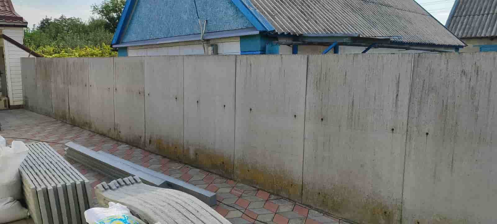 Установка бетонного забора