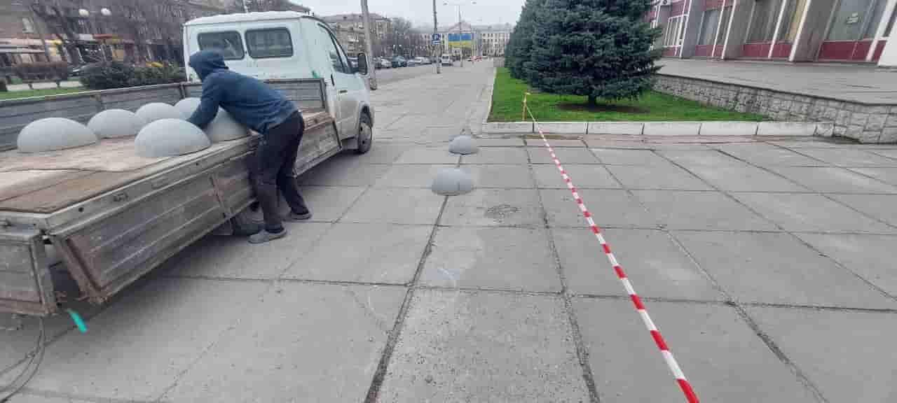 установка бетонных полусфер